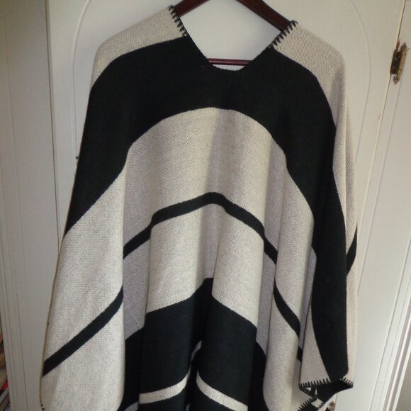 NWOT JACK & MISSY WRAPSODAY WRAP SHRUG O/S BLACK/NATURAL WHIP STITCHING - Picture 2 of 13